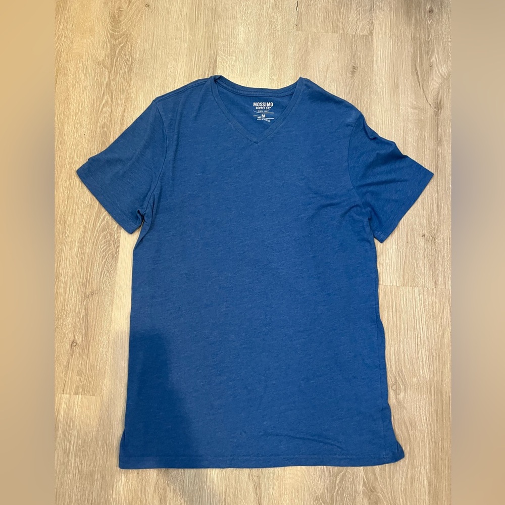 Mossimo T-Shirt | Size Medium